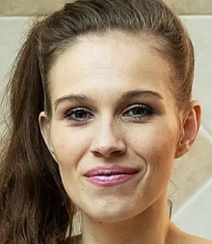 Nela Decker