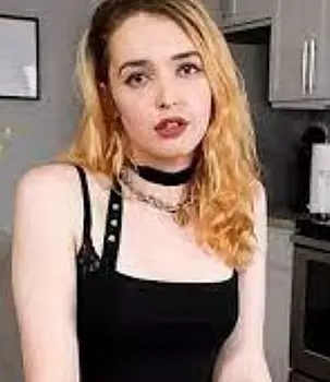 Bella Bates