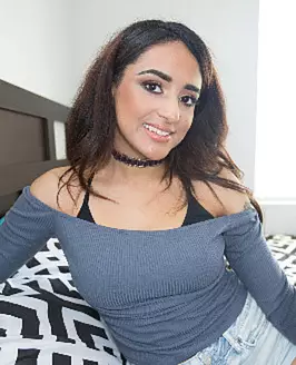 Kira Star
