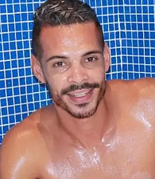 Davi Very Hot