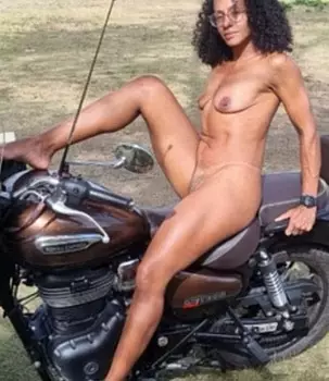 Afrodite Hotwife