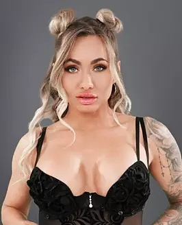 Michaela Isizzu