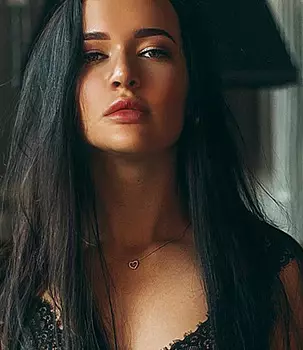 Sasha Sparrow