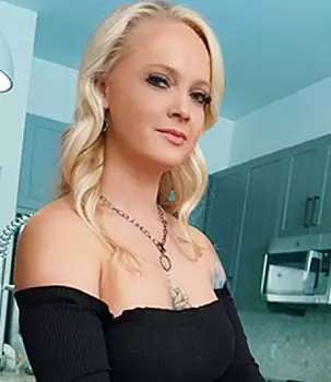 Cj Hotwife