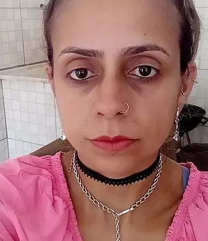 Aline Kally24
