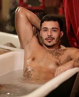 Taylon Hot