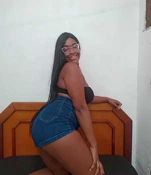 Aline Black