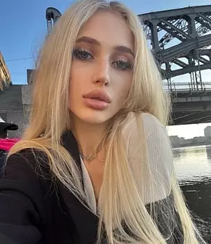 Mia Juls