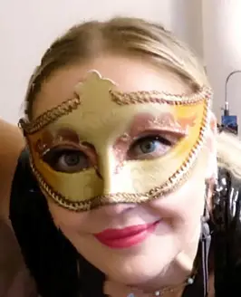 Mistress Adelina Noir