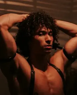 Curlybboy