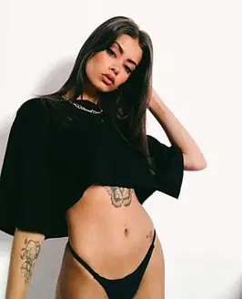 Mia Brunette