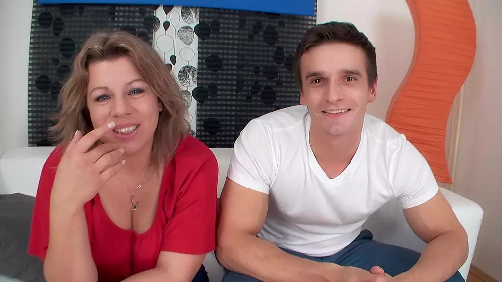 Horny MILF Sylvi Wayne Gets Fucked by Stranger