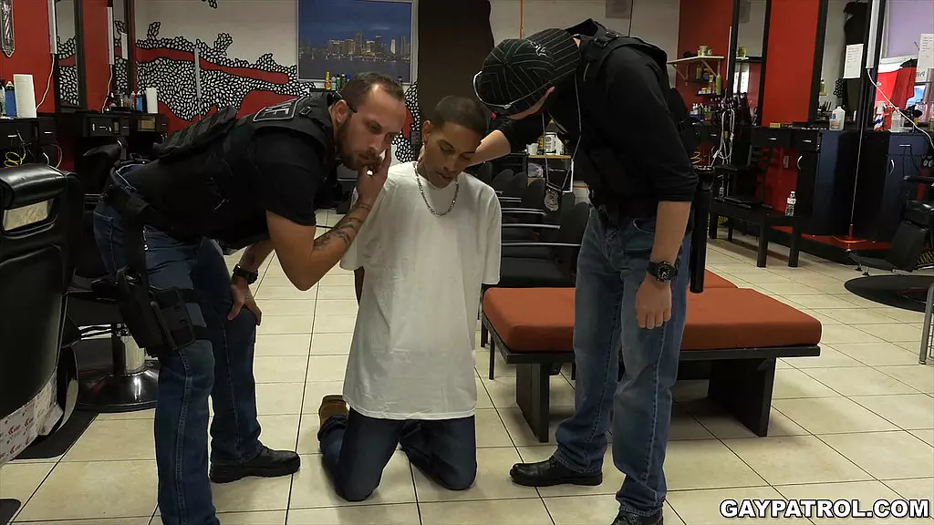 Cops Teach Robbery Suspect a Lesson