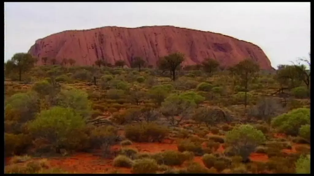 Gabriella Bond's Anal Desert Threesome
