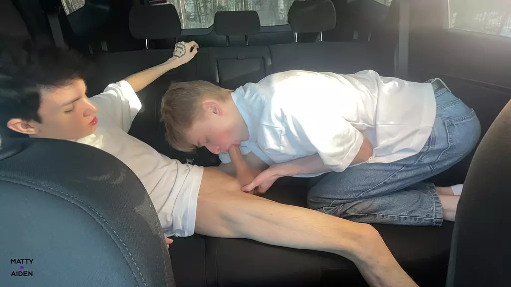 Twinks Aiden and Matty's Risqué Car Blowjob