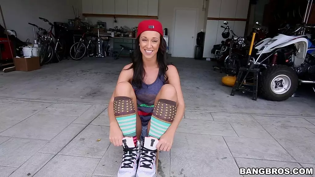 Skater Chick Jada Takes Monster Cock