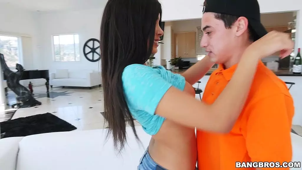 Aaliyah Hadid Blows El Caballo Loco's Mind