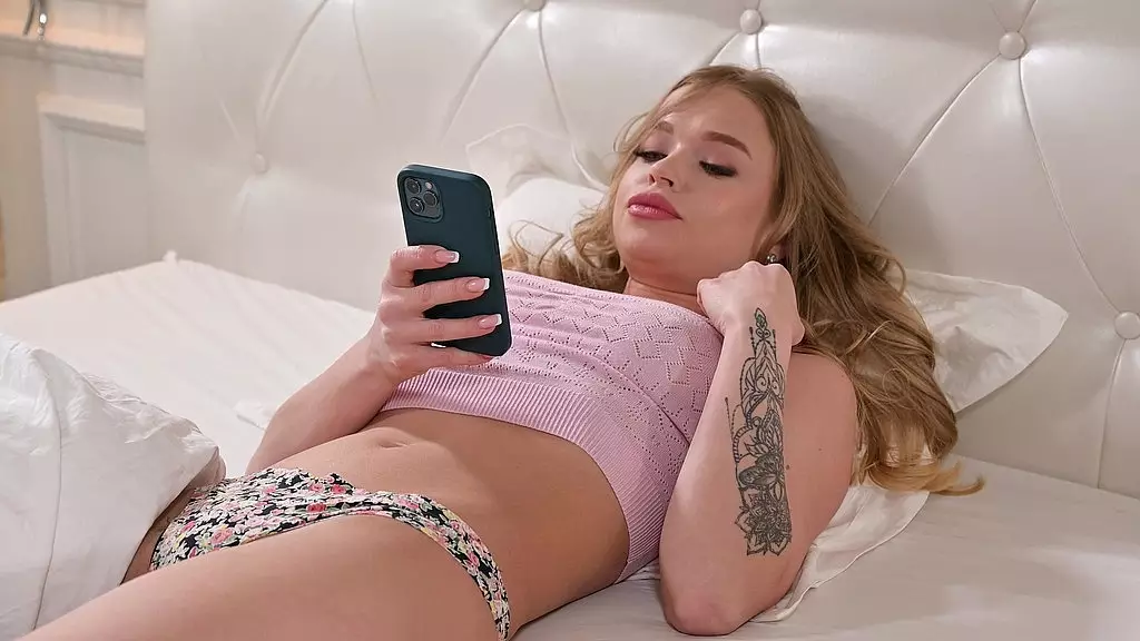 Boss's Teen Daughter Alexa Flexy Destroyed by Employees
