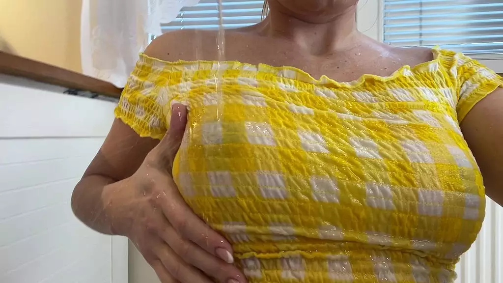 Claudia Mac's Wet and Wild Selfie Sex Adventure