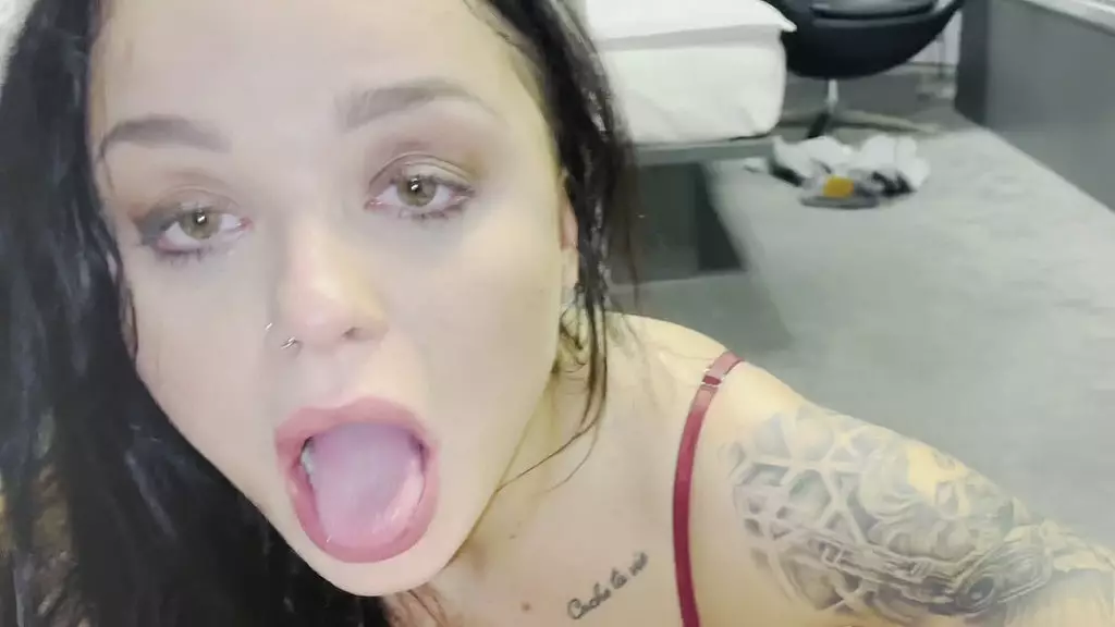 Daphne Klyde Unleashes in Real Life Porno 02