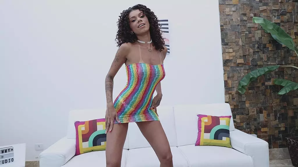 Brazilian Bombshell Mih Ninfetinha's Wild Threesome