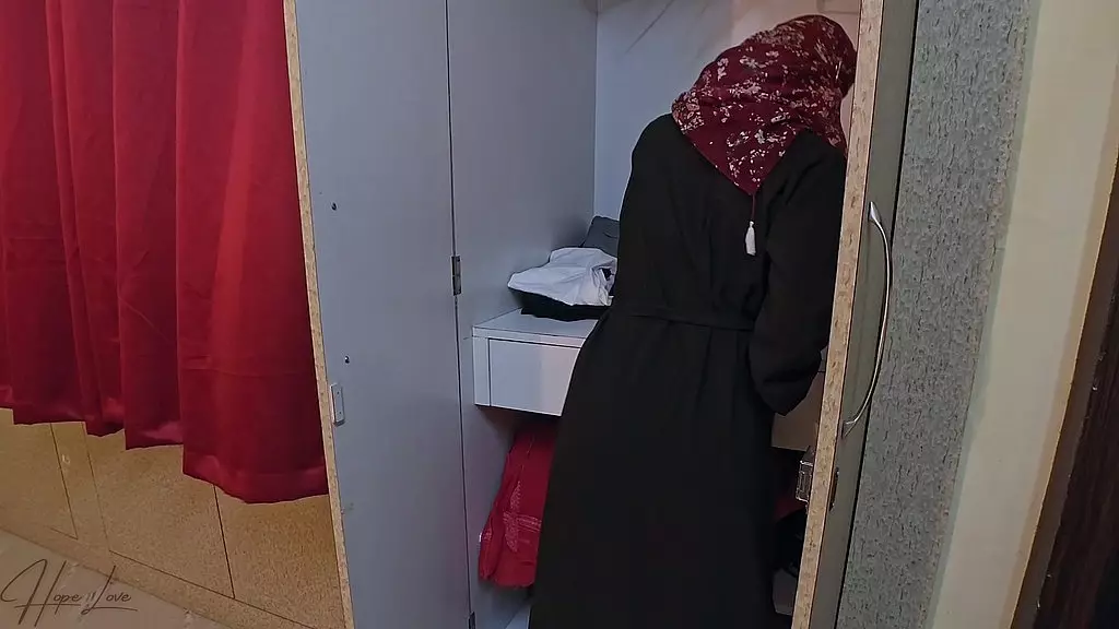 Hijab Girl Fucks Brother-In-Law Hard