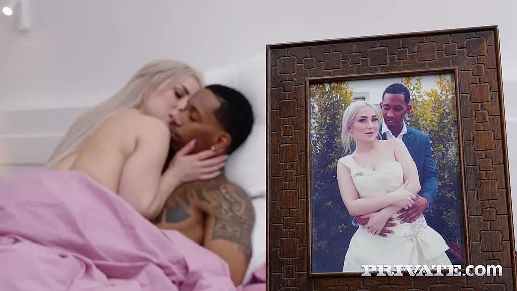 Lisi Kitty's Debut: Anal Madness with Jesús
