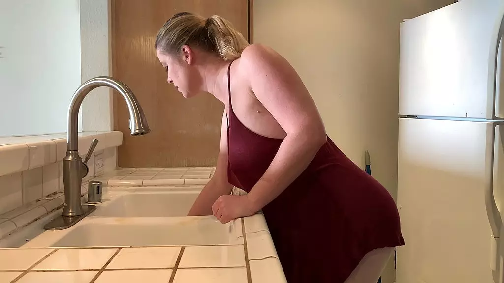 Stepmom Stuck Gets Stepson's Thick BBC