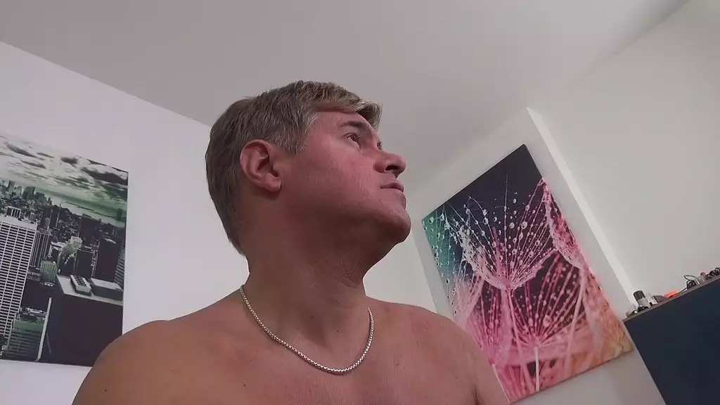 Busty Blonde Carly Rae Summers Gets Wet and Wild