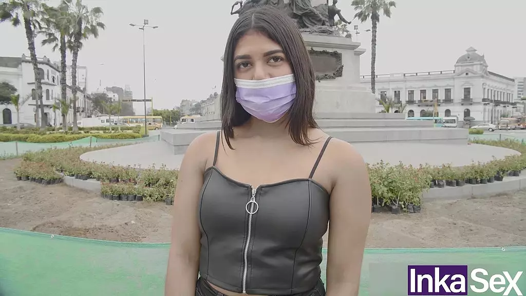 Venezuelan Beauty's First Anal on the Streets of Lima