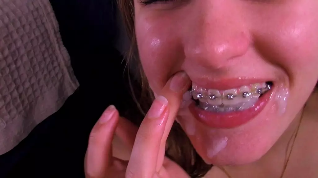 Blonde Bombshell Leia Lovelyn's Braces Blowjob