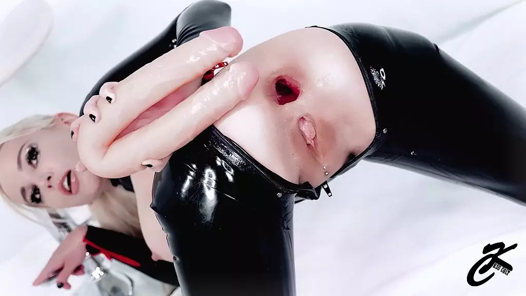 Ksu Colt's Anal Extreme XII: Unleashing Her Curvy Body