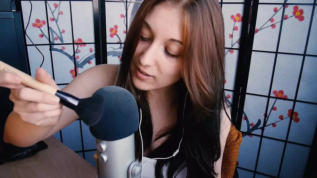 Cop Madelaine Rousset's Bedtime Blowjob and Anal Thrill