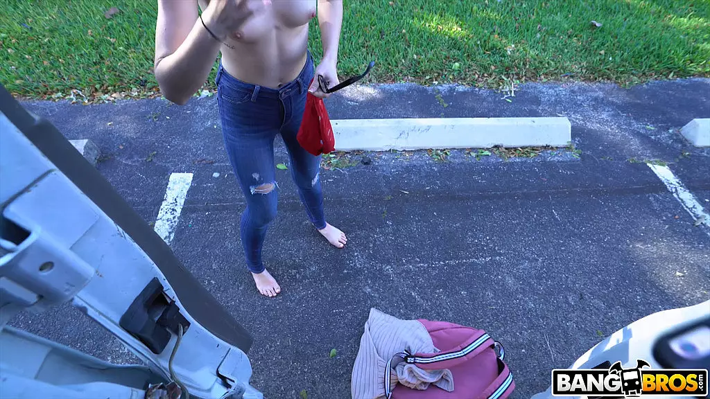 Nerd Girl Kelsey Fucks on the Bus