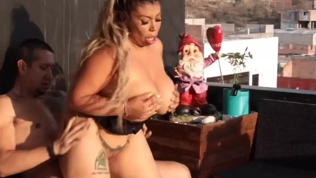 Hot Housewife Sharon Piel Morena's Insatiable Desire