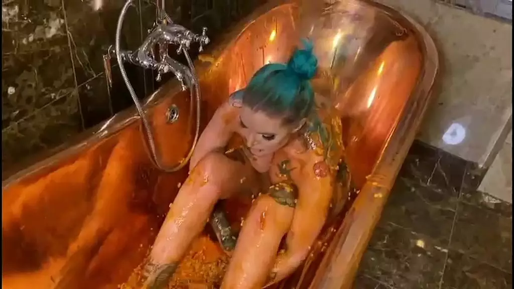 Alexxa Vice's Dirty Baked Beans Splosh Session