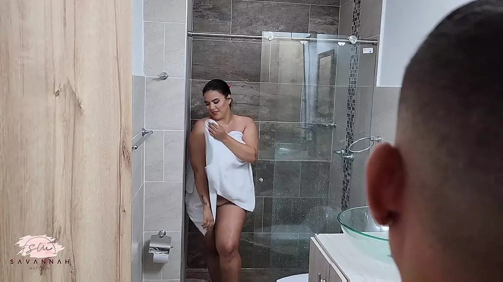 Savannah Watson Caught by Stepbro in Shower