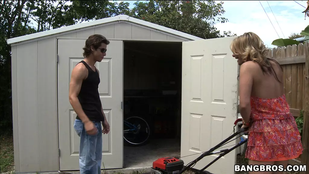 Roxxanne Bliss Tricks Young Stud into Lawn Work & Hot Sex