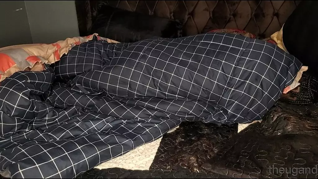 Latina Cheats with BBC in Her Tight Ass