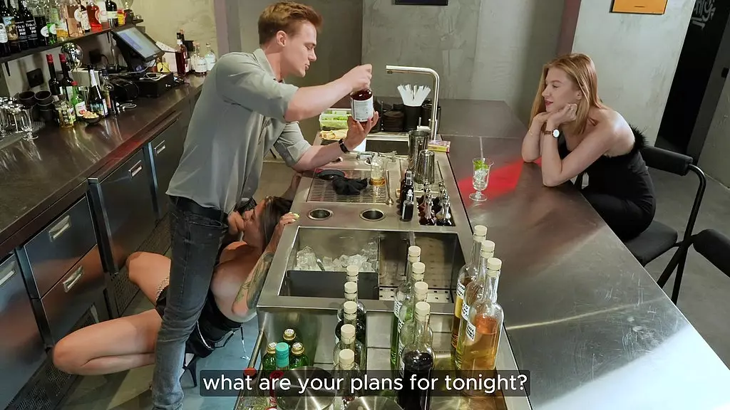 Blondie Blows Bartender for Free Drinks