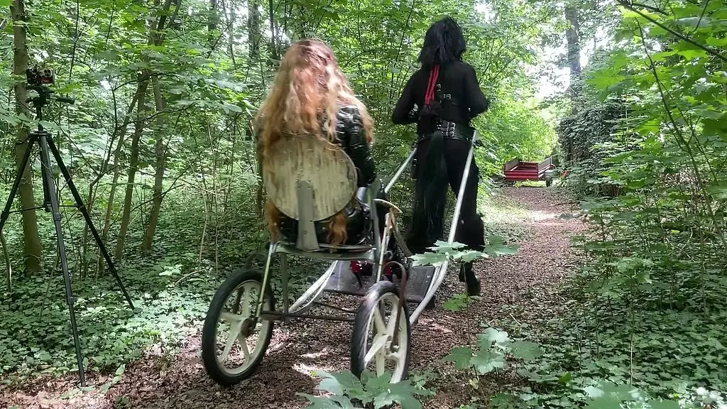 Ponyplay Cart Pulling 2: Sultry Latina Dominatrix Frida Whips GrayNoice
