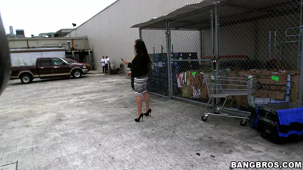 Cash-Hungry Amateur MILF Milana Milka Gets Destroyed