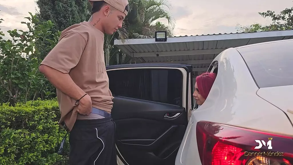 Friend's Wife Gets Fucked Hardcore in the Car