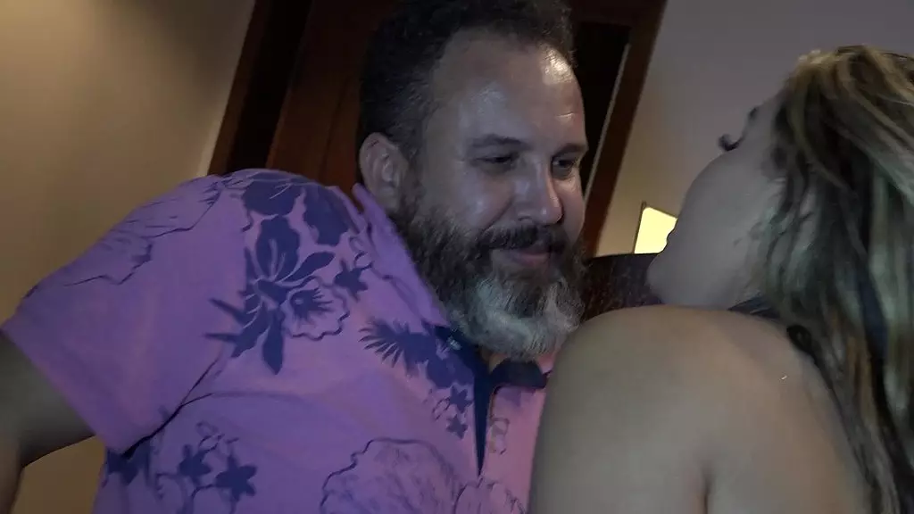Luna Oliveira's Seductive Blowjob Game