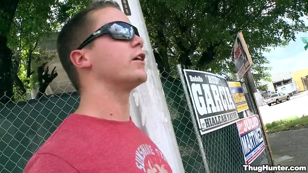 Gibberish Guy Gets Fucked in the Hood