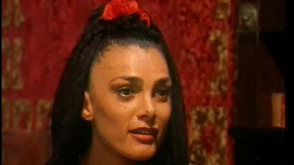 Carmen's Voluptuous Threesome Passion