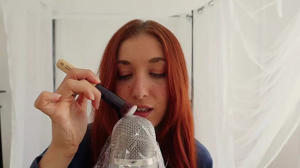 Wholesome ASMR JOI with Curvy Madelaine Rousset