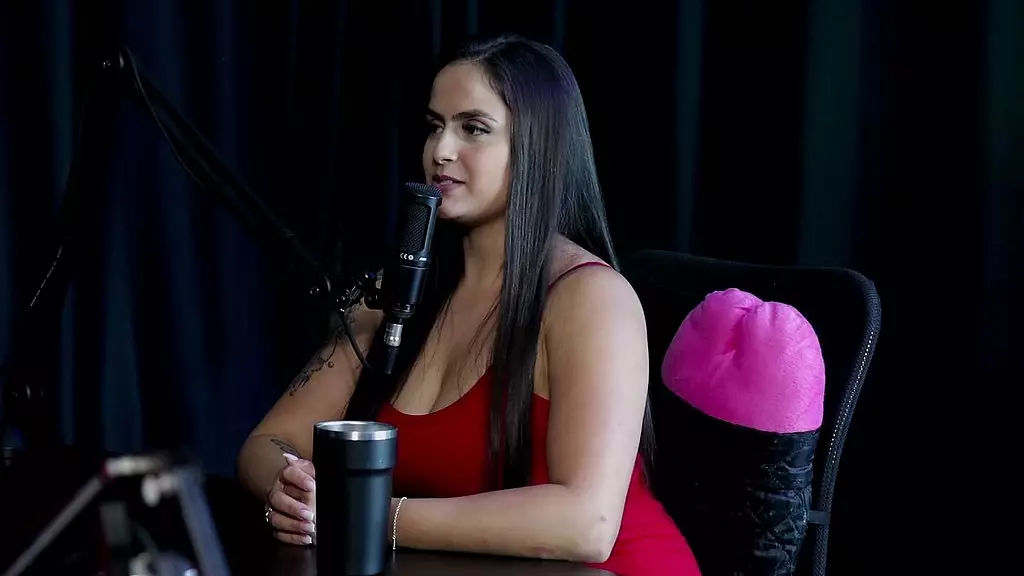 Latina Burguesa's Jaw-Dropping Ass Play