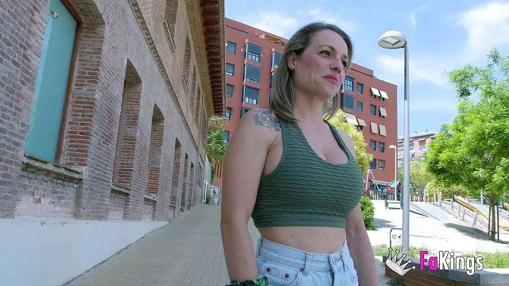 Lara Cruz Unleashed: Wild Hardcore Fuck Session!