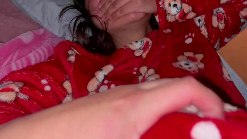 Sneaky Blowjob from Wife's Naughty Niece